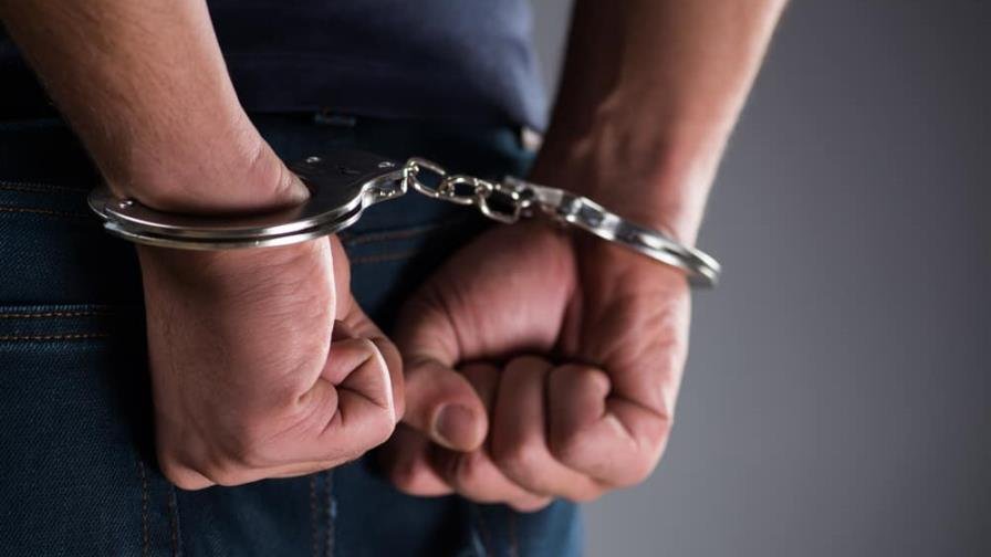 Policía víctima de tiroteo cambió de versión y esta fue la coerción que se le impuso por mentir