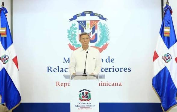 El Gobierno dispone que los ingresos de los consulados dominicanos pasen al Estado