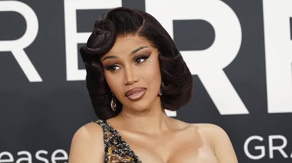 Cardi B denuncia fraude por casi 70 mil dólares en sus tarjetas