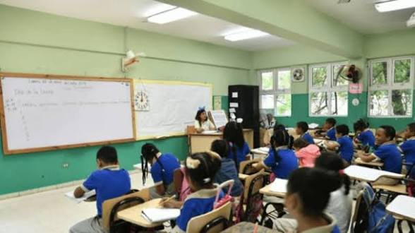 Suspenden docencia en centros públicos y privados de provincias bajo alerta por efectos de vaguada
