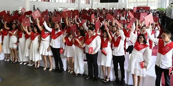 Rector de Intec llama a graduandos a buscar el bien mayor y alejarse del individualismo