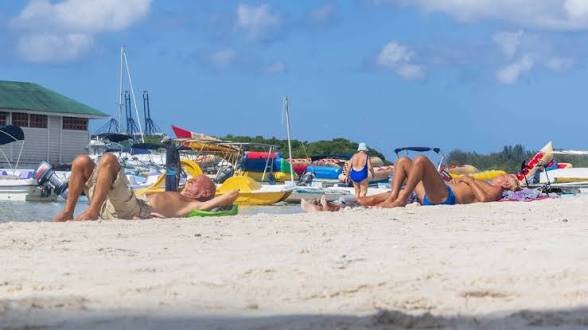 La llegada de visitantes a RD en Semana Santa crece 21.2 % este año