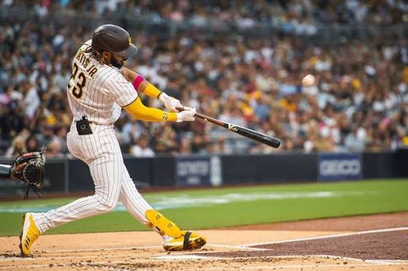 Fernando Tatis Jr. prueba versatilidad con su regreso al cuadro
