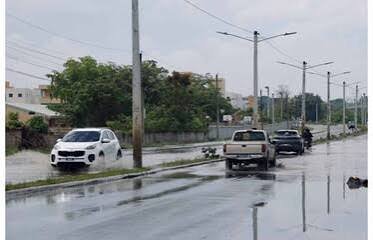 El COE mantiene 26 provincias en alerta por lluvias; más de 230 mil personas sin agua potable