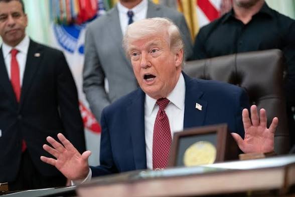 Trump dice que Irán "no puede chantajear" a EE. UU. con un nuevo cierre del estrecho de Ormuz