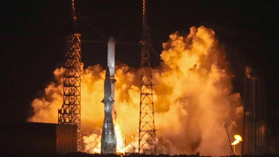 Blue Origin se alista para lanzar por primera vez un cohete con propulsor reutilizable