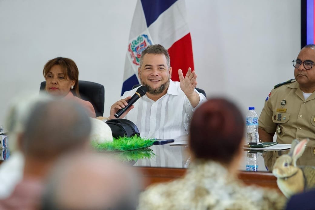 Hecmilio Galván: "Es hora de que los dominicanos piensen en el conejo" 