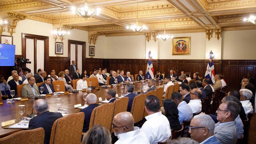 Plan del Gobierno para enfrentar la crisis incluye reducir un 50 % los fondos a partidos políticos