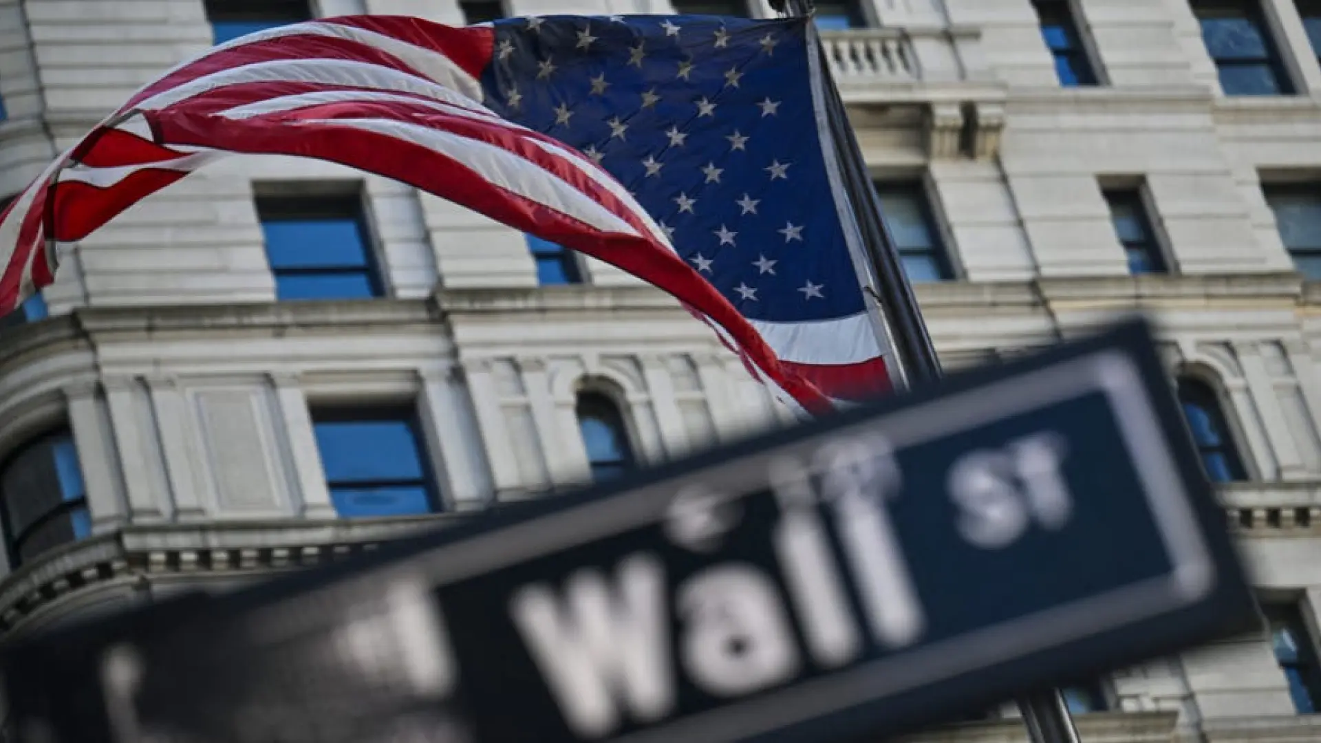Wall Street cierra una semana de récords: Nasdaq y S&P 500 en máximos históricos impulsados por Apple y el sector tecnológico