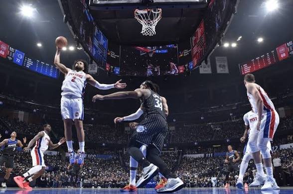 Pistons y Raptors fuerzan juegos de desempate con milagrosas victorias