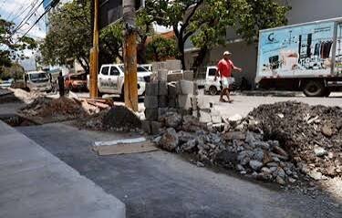 Residuos de construcción en calles de la ciudad: una práctica prohibida que persiste