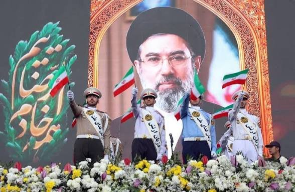 Tras el fin de las amenazas, la Guardia Revolucionaria iraní garantiza el tránsito por Ormuz