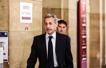 Expresidente francés Sarkozy se libra de usar de nuevo una tobillera electrónica