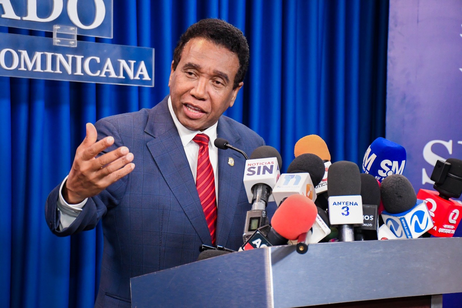 Félix Bautista solicita al presidente de la República, petrificar la cordillera central mediante una Ley que declara reserva natural toda la cordillera
