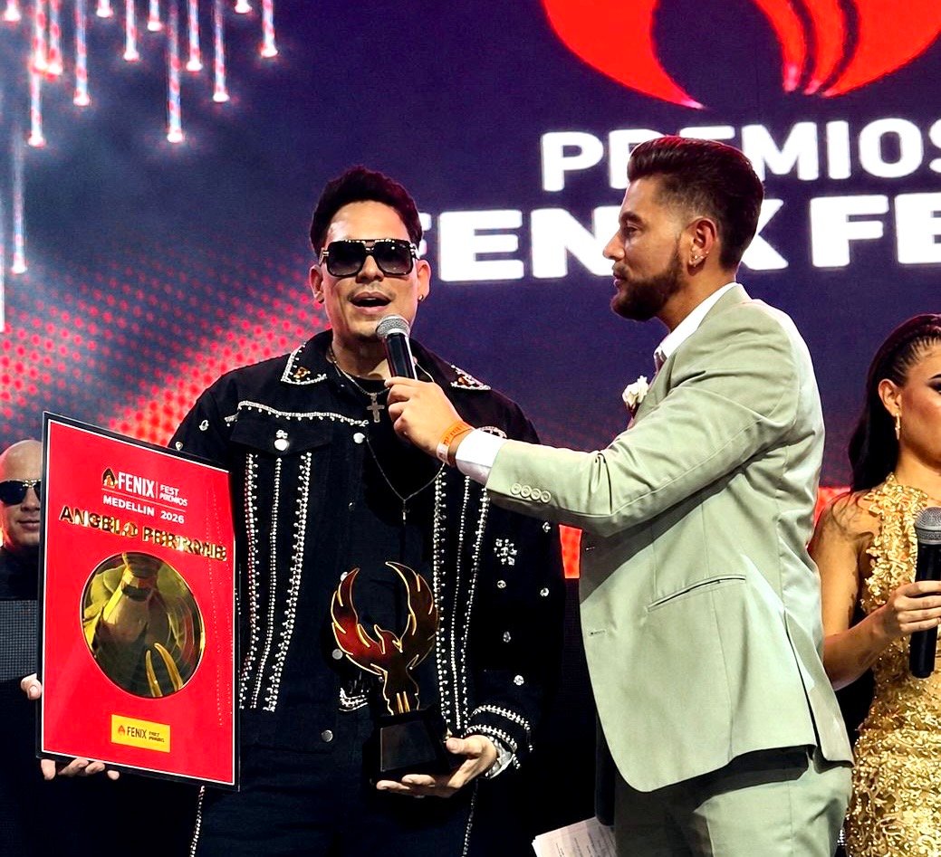 Angelo Perrone gana “Artista Revelación del Año” en los Premios Fénix 2026 en Medellín