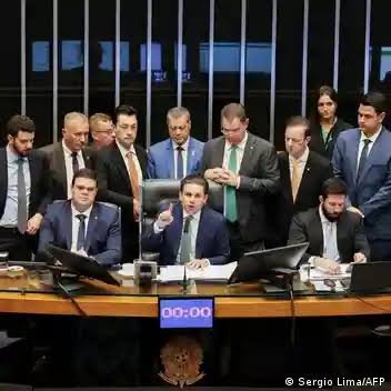 Corte de Justicia de Brasil suspende aplicación de ley que reducía pena de Bolsonaro