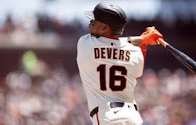 Devers y Adames castigan a los Dodgers en el regreso de Mookie Betts