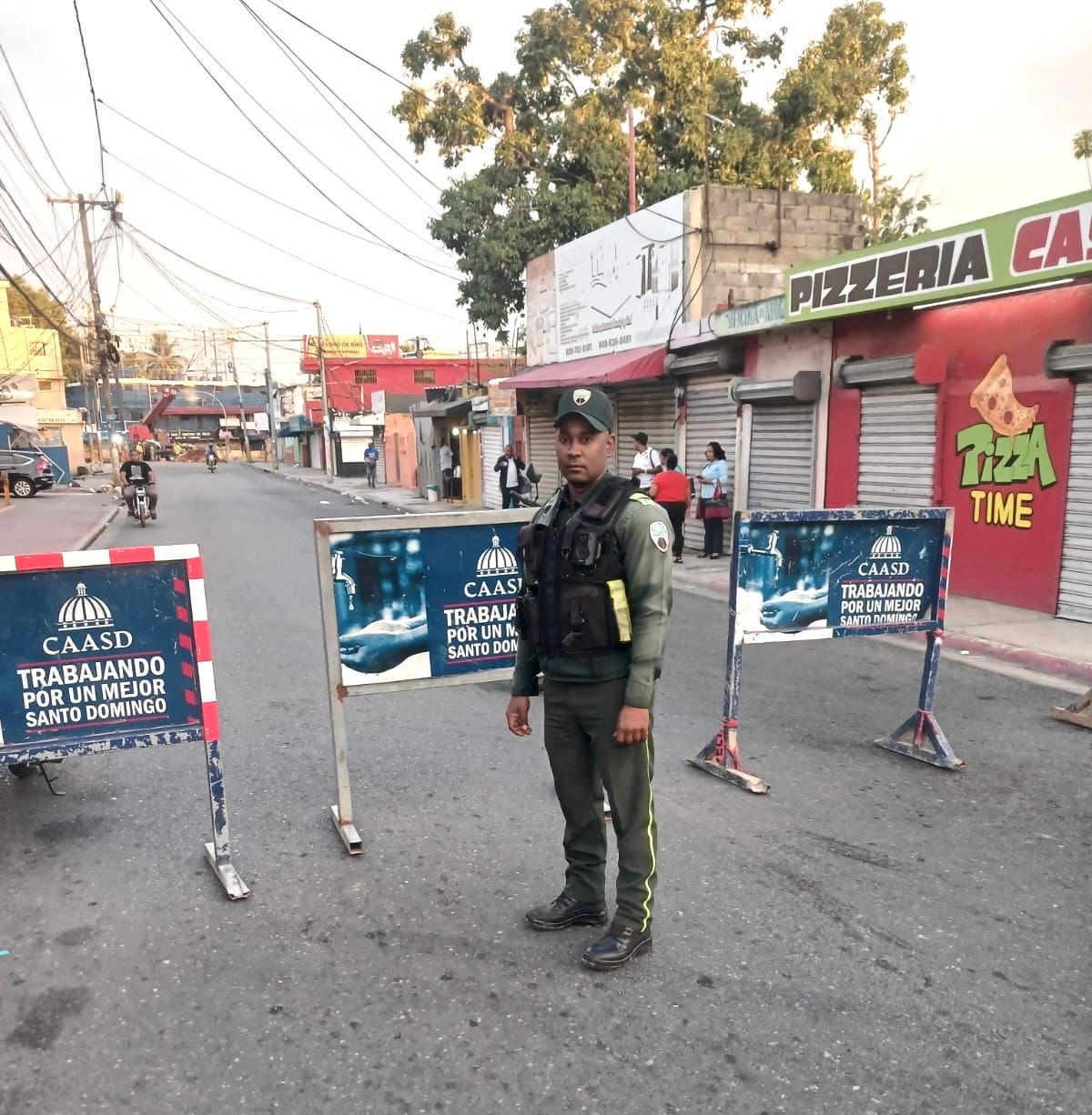 DIGESETT informa sobre desvío de tránsito en Santo Domingo Este por trabajos que realiza la CAASD