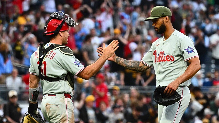 Cristopher Sánchez lanza blanqueada y establece nueva marca personal de ponches con trece
