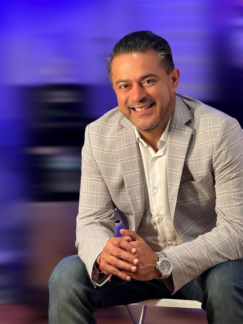 Doctor Hisham Zia alerta sobre riesgos de recuperarse en casa tras una cirugía estética