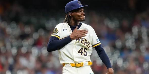 Abner Uribe se disculpa con sus compañeros por gesto en el terreno de juego