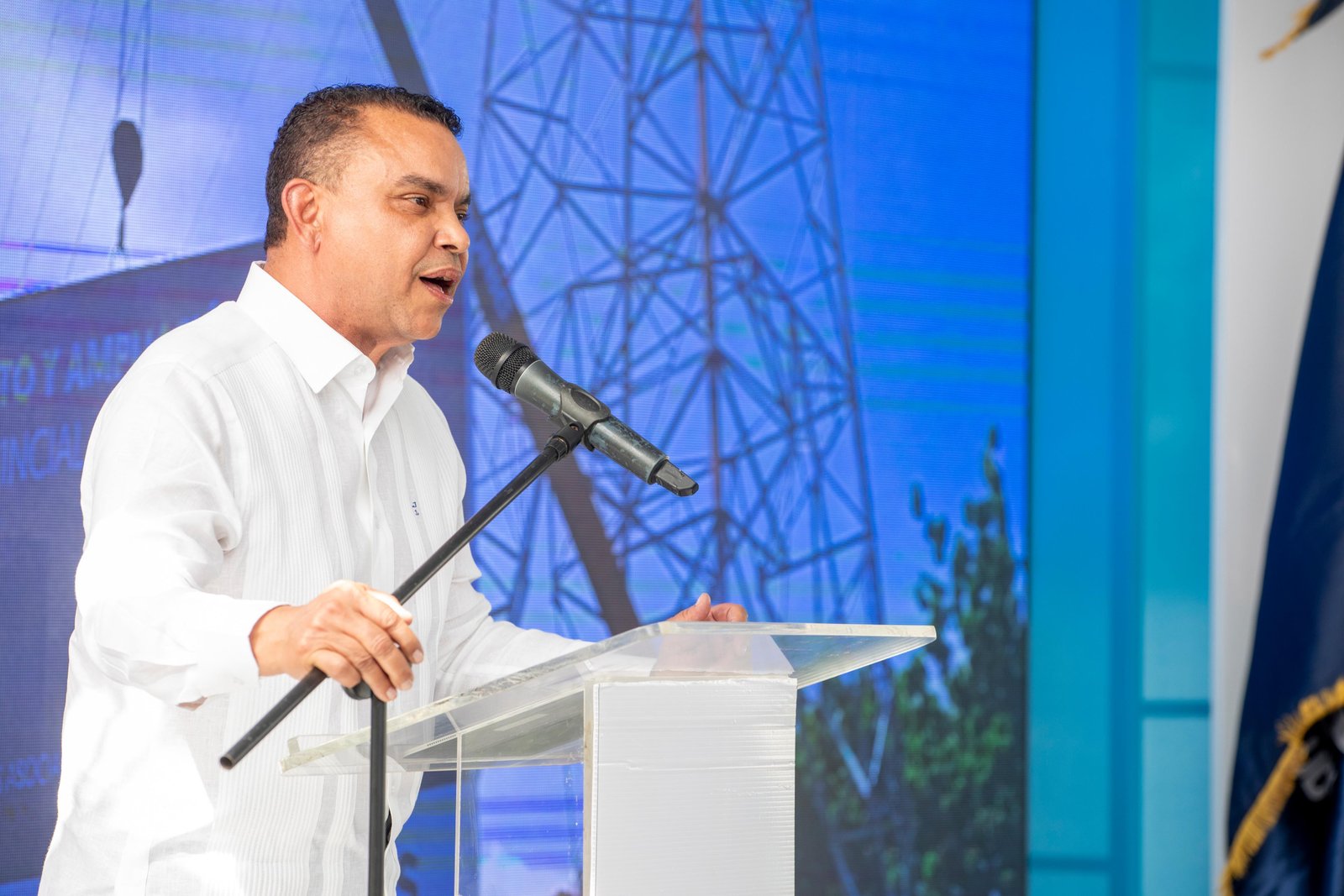 Presidente Abinader entrega remozamiento y ampliación del Hospital Materno Infantil Dr. Jaime Sánchez en Barahona, que beneficiará a miles de familias de toda la Región Enriquillo