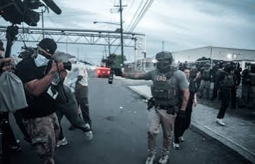 Manifestantes pro y anti ICE se encaran frente a centro de inmigrantes en Nueva Jersey
