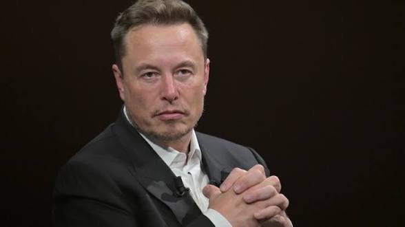 ¿La salida a bolsa de SpaceX convertirá a Elon Musk en un billonario?