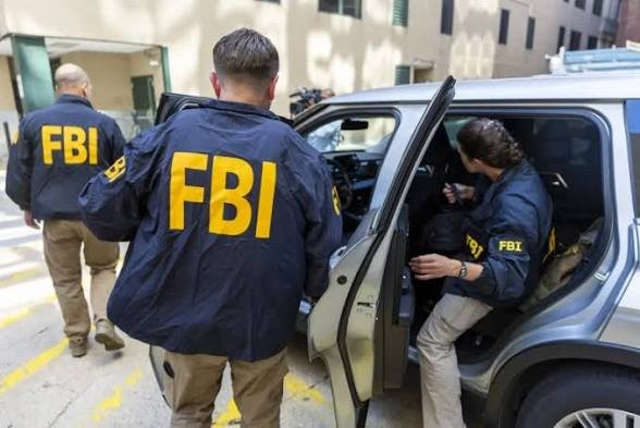 Muere sospechoso de toma de rehenes en banco de California durante enfrentamiento con FBI