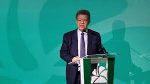 Leonel Fernández rechaza plan de ajuste fiscal y advierte la población no puede asumir más carga