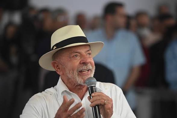 Lula termina su última sesión de radioterapia tras un cáncer de piel: "estoy feliz"