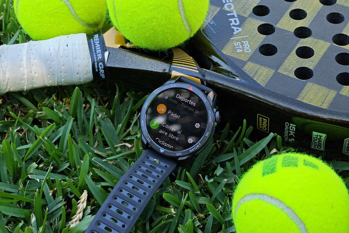 Pocos relojes están pensados por y para jugadores de pádel. Este es uno de ellos, y lo he probado