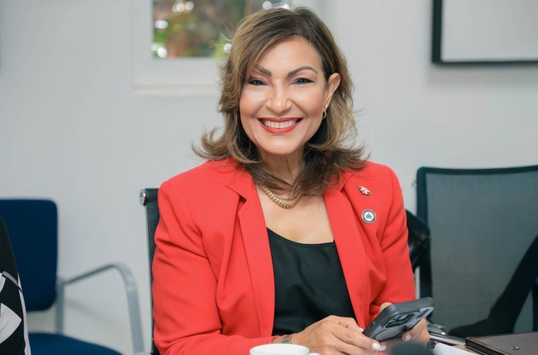 Geanilda Vásquez destaca avances de República Dominicana en protección social adaptativa en entrevista con Expertise France