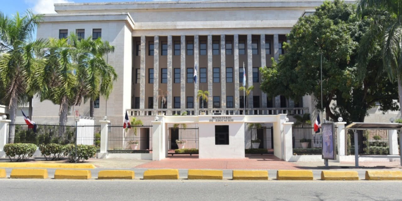 Ministerio de Educación remite al Ministerio de Hacienda y Economía casos comprendidos en la Ley 16-26 sobre reclamaciones derivadas de obras ejecutadas con o sin contrato formal