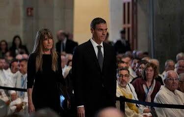 Un juez quita el pasaporte y envía a juicio a la esposa del presidente de gobierno español