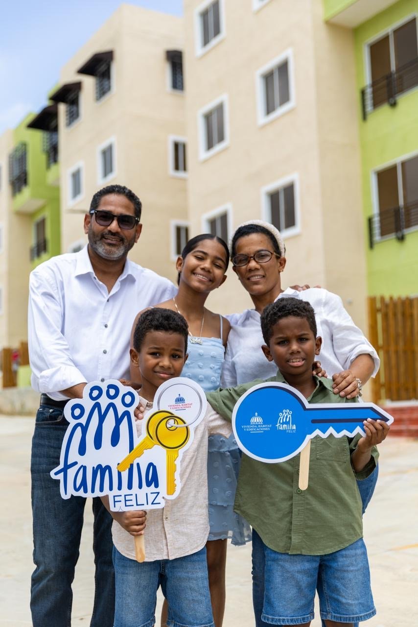 Ministro Ito Bisonó: más de 1,300 dominicanos ya construyen una nueva historia desde Urbanización San José