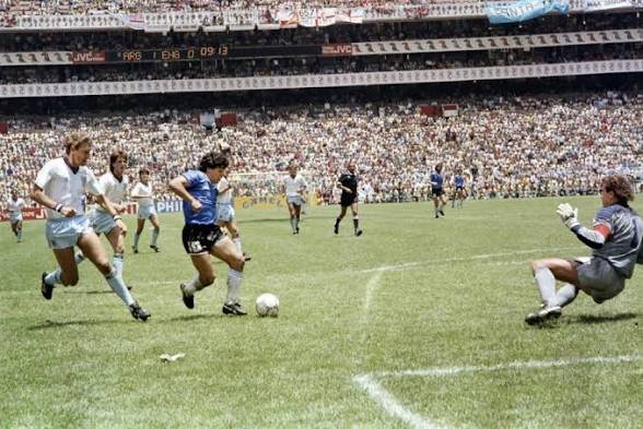 Este lunes, Messi busca ser el máximo goleador, el día del doblete de Maradona a los ingleses