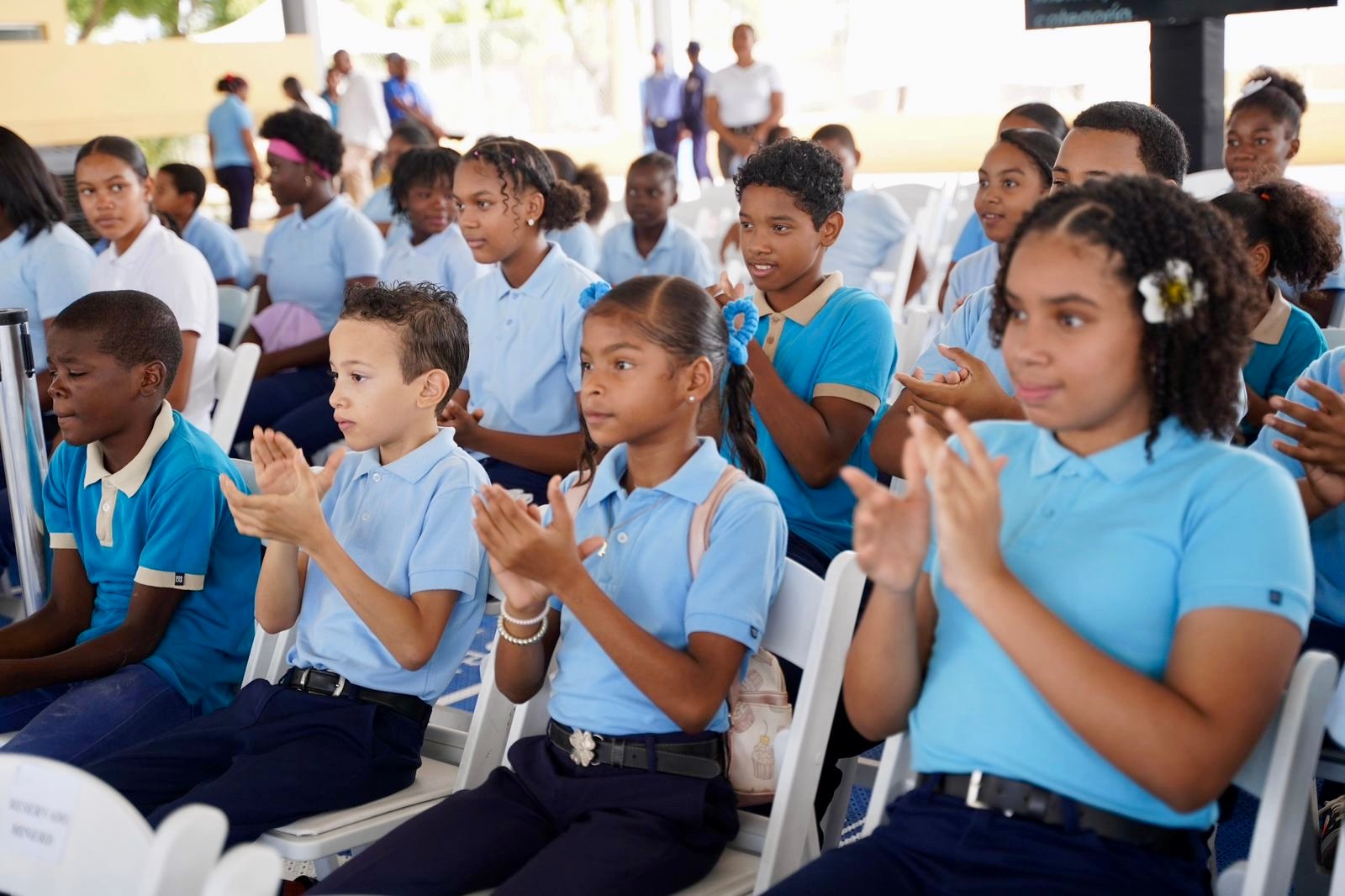 Gobierno inaugura techado del centro educativo Félix María del Monte que beneficiará a 388 estudiantes y fortalecerá la vida comunitaria en Duvergé 