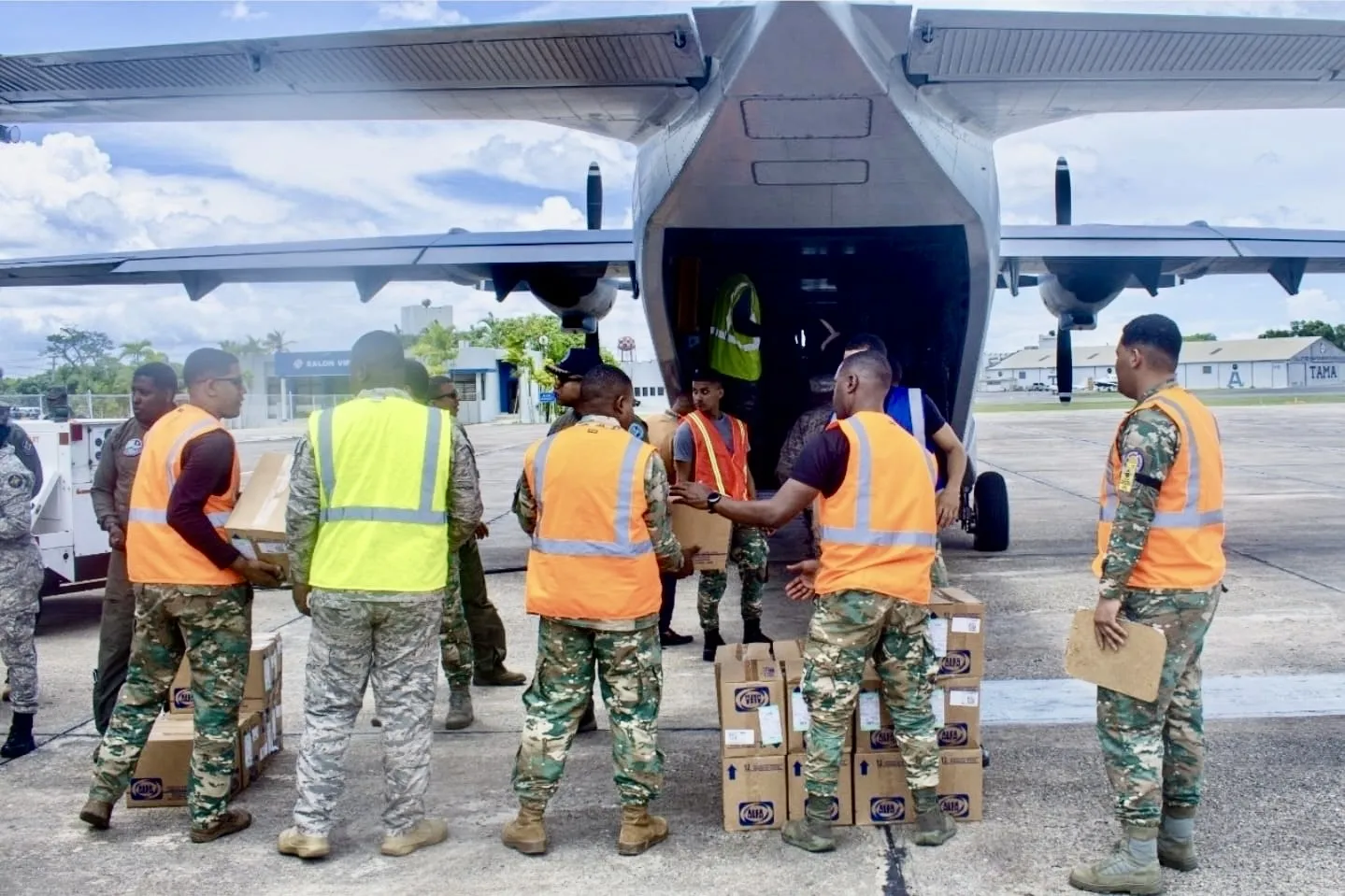 Milagro entre los escombros: rescatan un bebé 32 horas después de terremotos en Venezuela