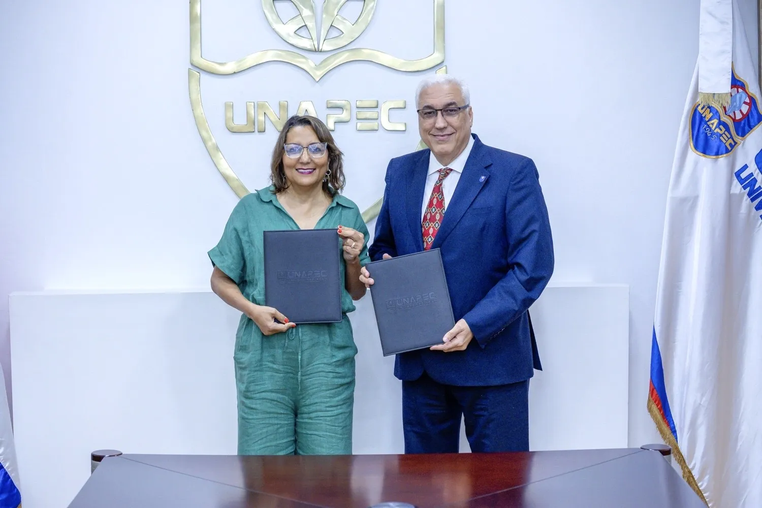Unapec, Fundación René del Risco Bermúdez y Mar de Palabras sellan alianza para fortalecer la cultura y la formación creativa en República Dominicana