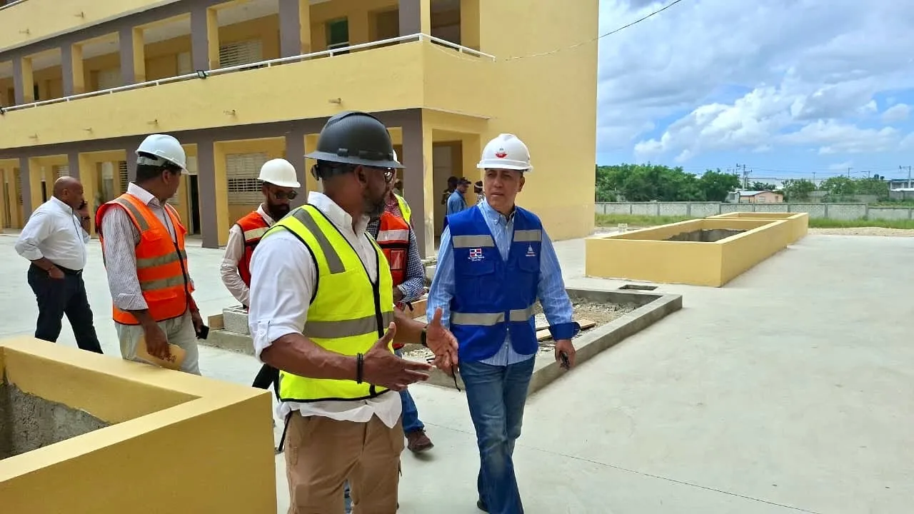 Construcción de nuevas aulas avanzan de forma acelerada en Los Alcarrizos, el Distrito Nacional y Santo Domingo Oeste 