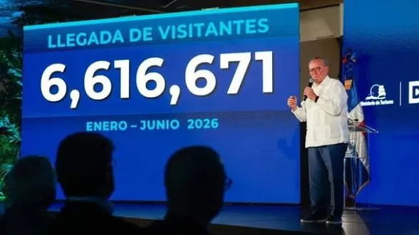León XIV anima a Petro a "trabajar por la paz" también cuando expire su presidencia