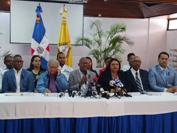 CMD convoca a paro nacional de 24 horas tras el arresto de dos médicos en La Vega