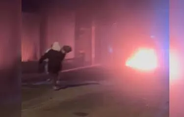 Queman neumáticos en Herrera para exigir justicia por muerte de joven a manos de un policía