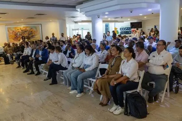Defensa del farallón centra debate sobre el monorriel; autoridades garantizan respeto al patrimonio