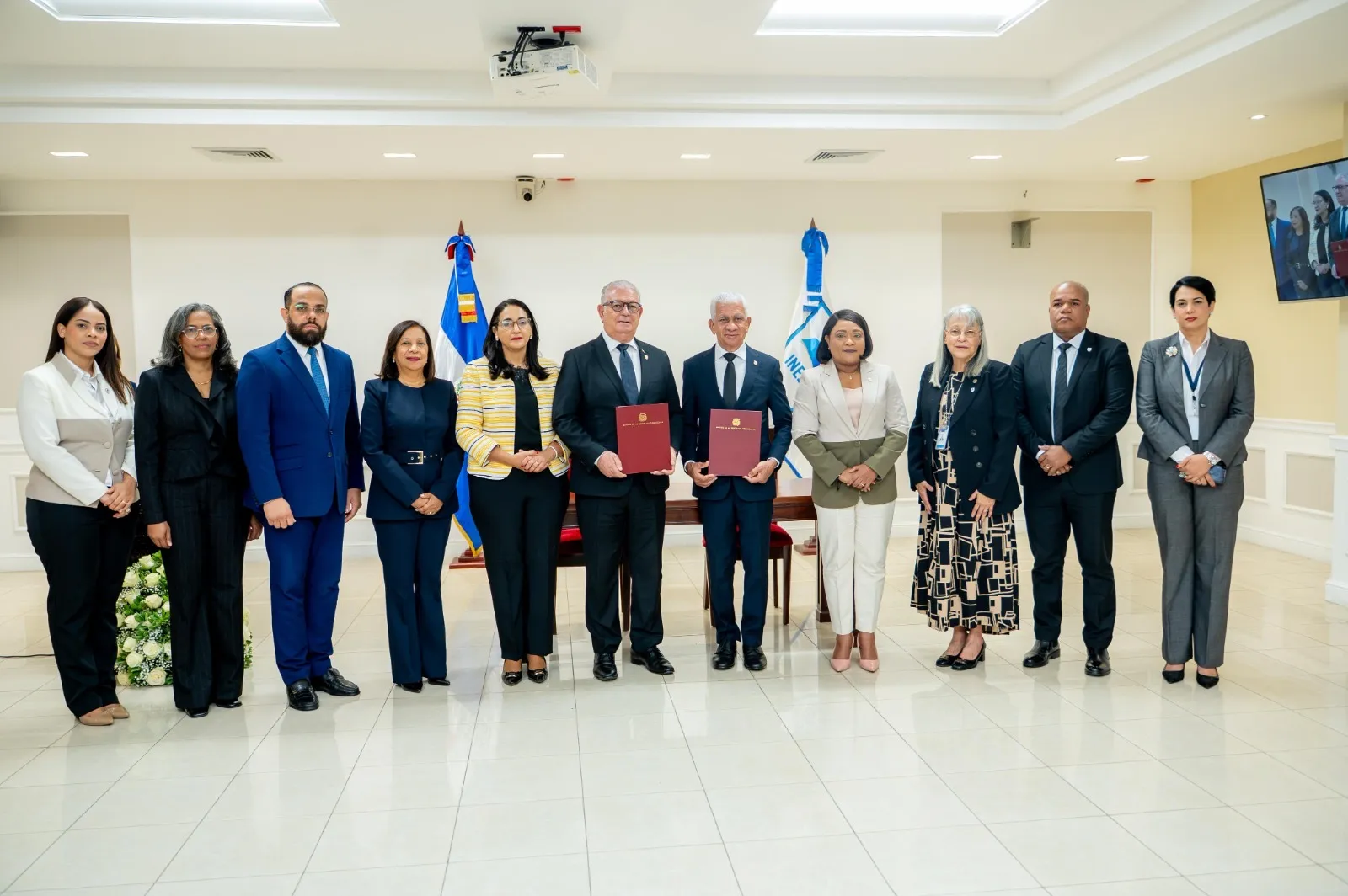 Senado y el INESDYC firman convenio de colaboración 