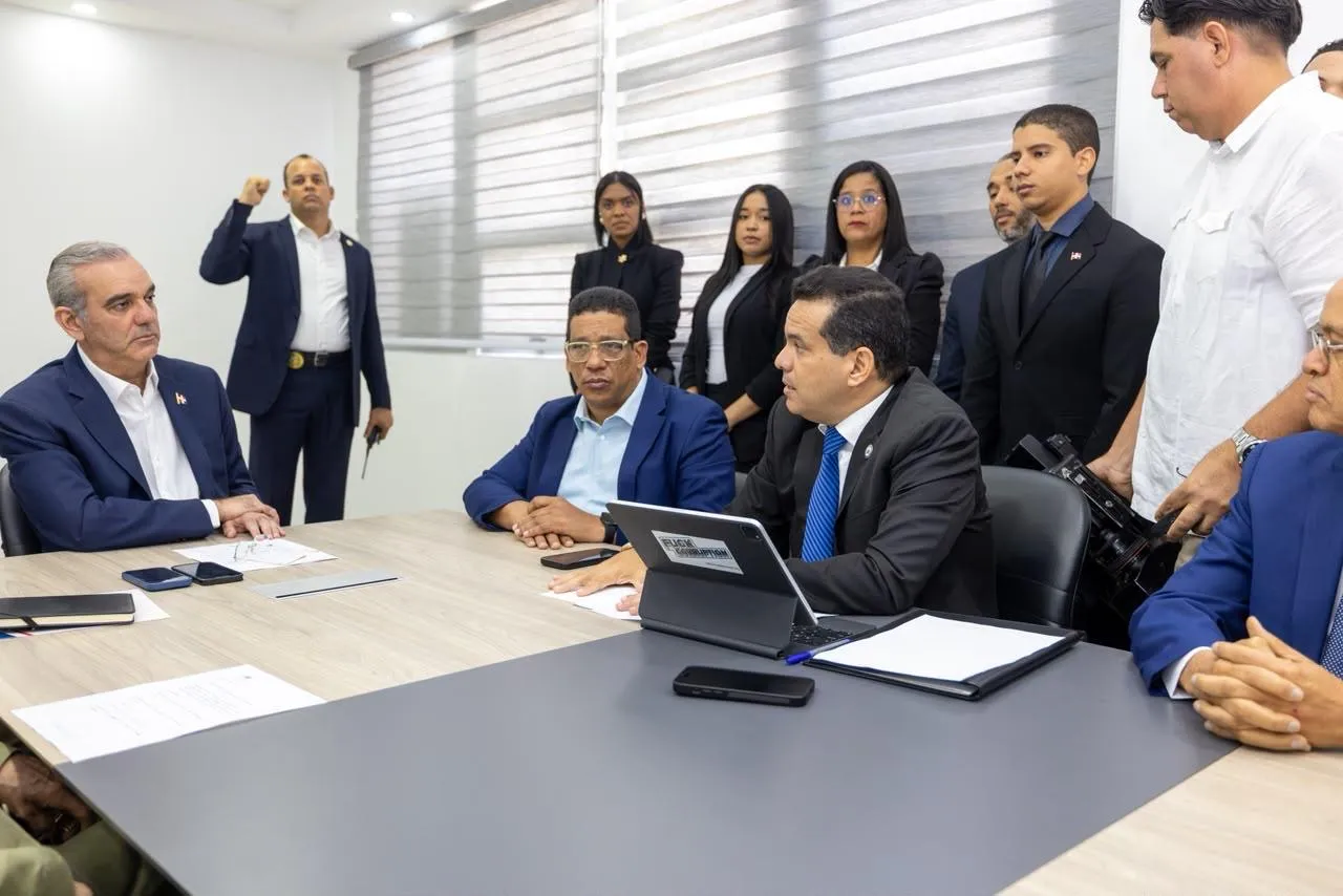 Presidente Abinader reafirma su compromiso con el fortalecimiento de la Unidad Antifraude para elevar la transparencia y el control de los recursos del Estado