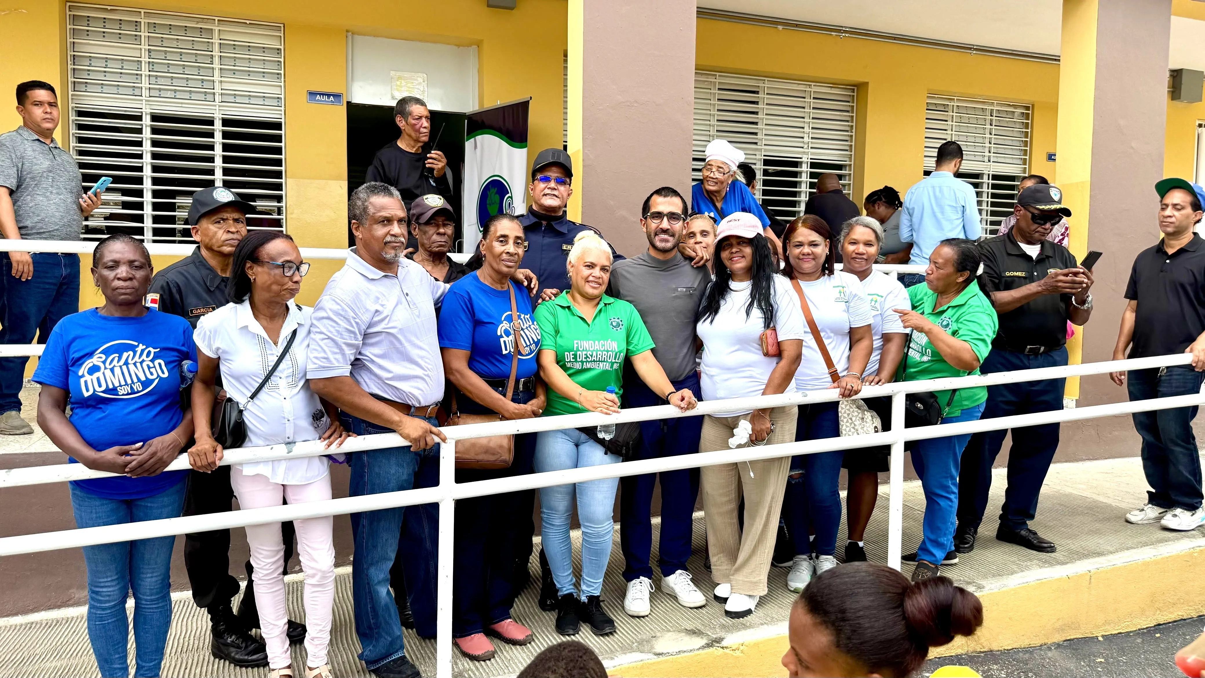 Doctor Luis Cruz y Fundación Cruz Jiminián realizan exitoso operativo médico en el sector Los Ríos