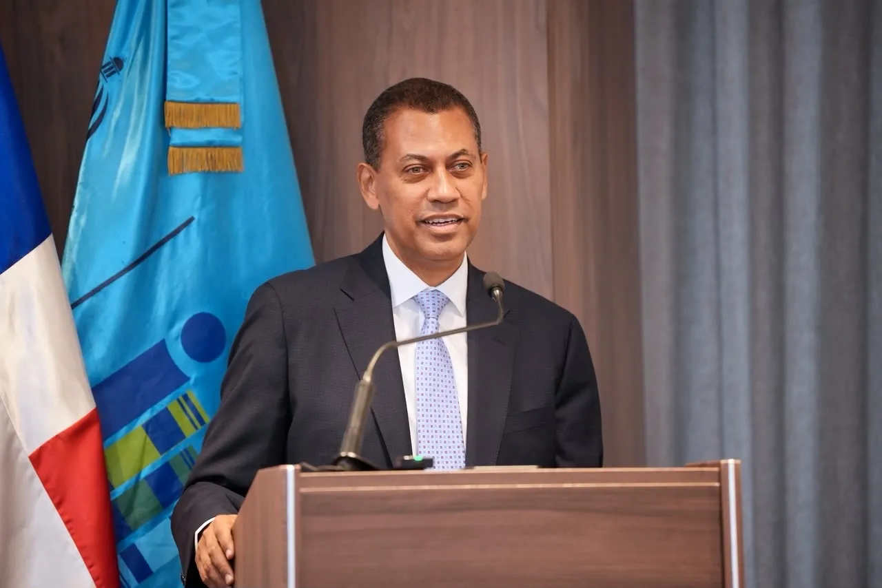 Indotel e Inafocam firman convenio para impulsar la transformación digital y fortalecer formación docente 