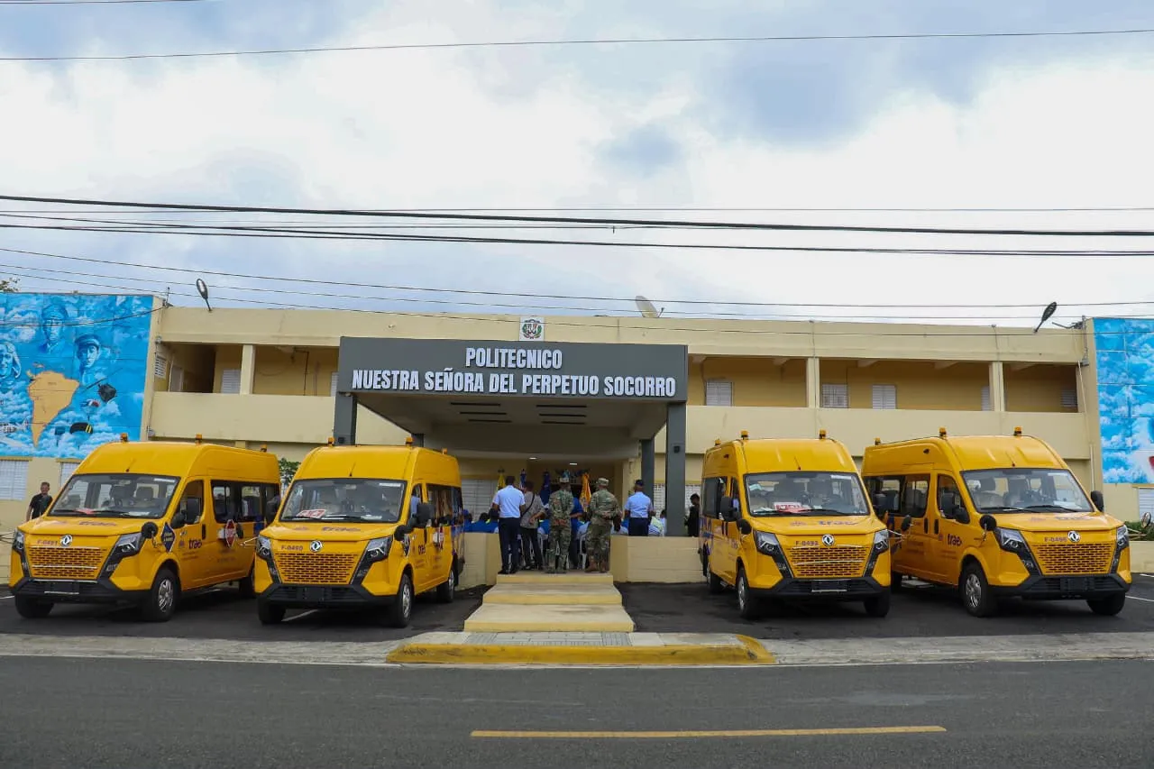 TRAE agrega seis nuevos autobuses a su flotilla  en el Distrito Nacional y Santo Domingo Este de cara al nuevo año escolar